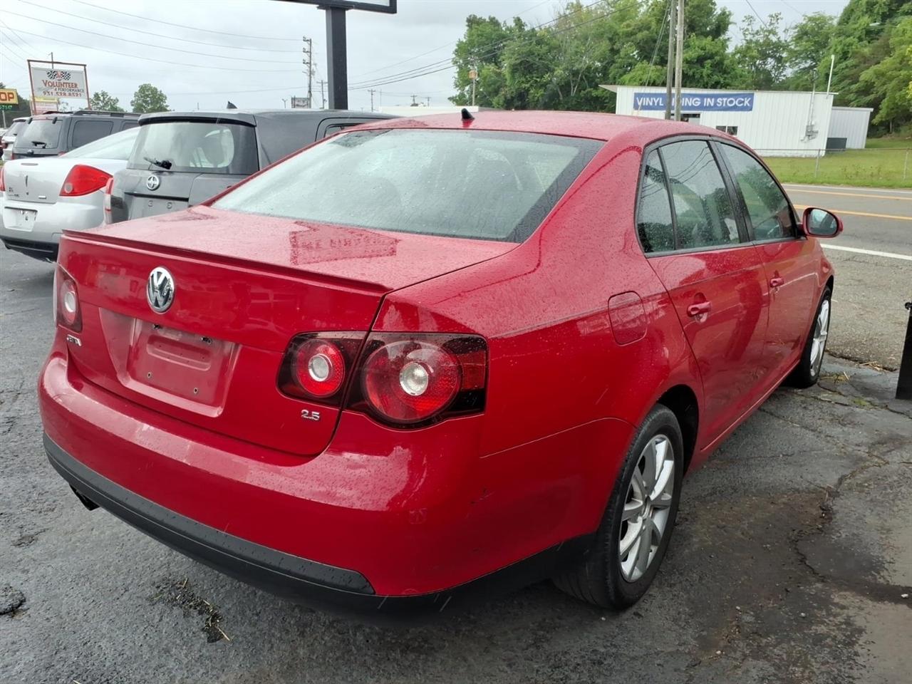 Volkswagen Jetta Sedan  2010