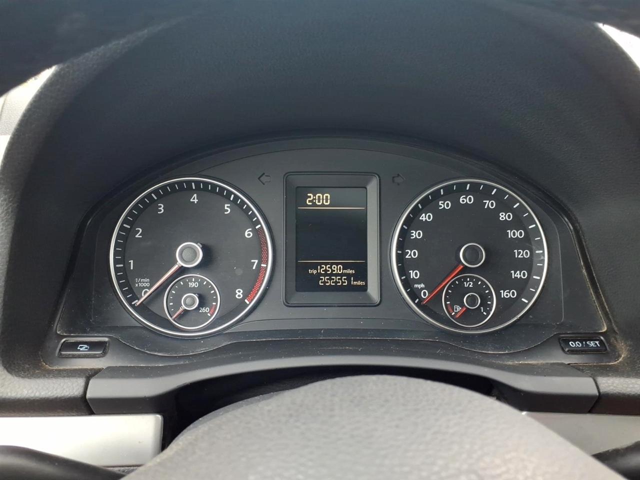 Volkswagen Jetta Sedan  2010