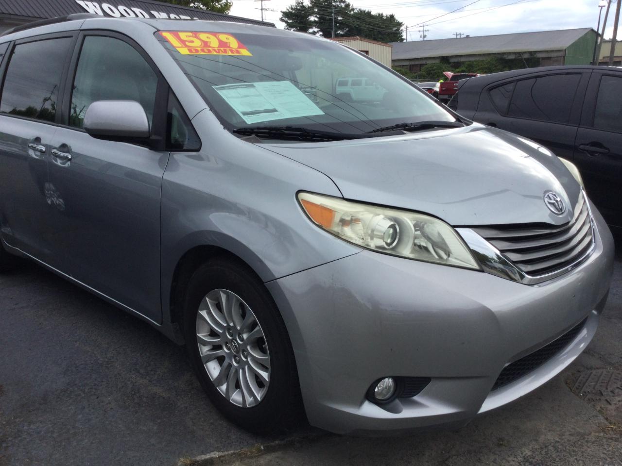 2011 Toyota Sienna 5dr 7-Pass Van V6 XLE AAS FWD (Natl)