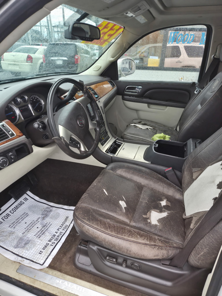 Cadillac Escalade 2WD 4dr Premium 2012