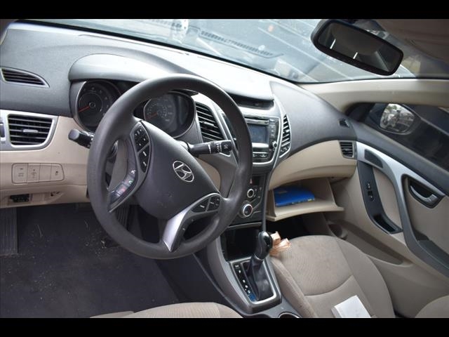 Hyundai Elantra  2016