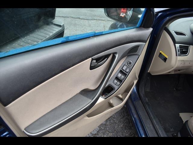 Hyundai Elantra  2016