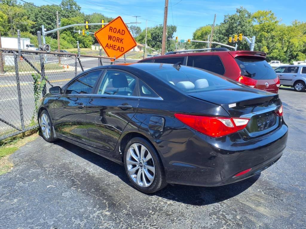 Hyundai Sonata 4dr Sdn 2.4L Auto GLS 2011