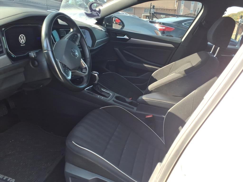 Volkswagen Jetta  2022