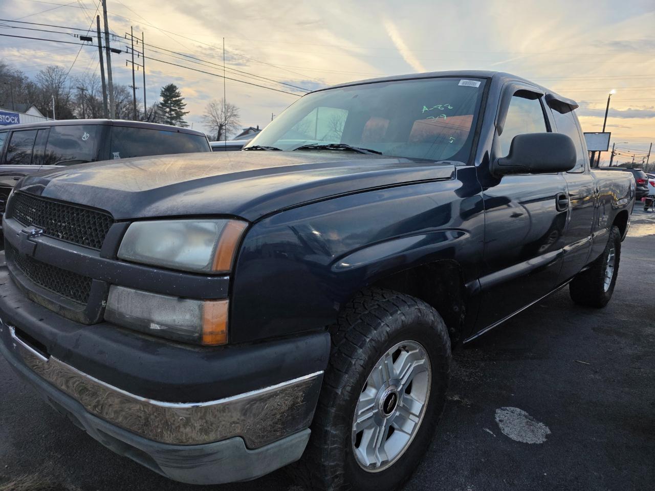 Chevrolet Silverado 1500 Ext Cab 143.5" WB 4WD Work Truck 2005
