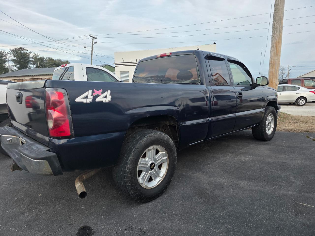 Chevrolet Silverado 1500 Ext Cab 143.5" WB 4WD Work Truck 2005