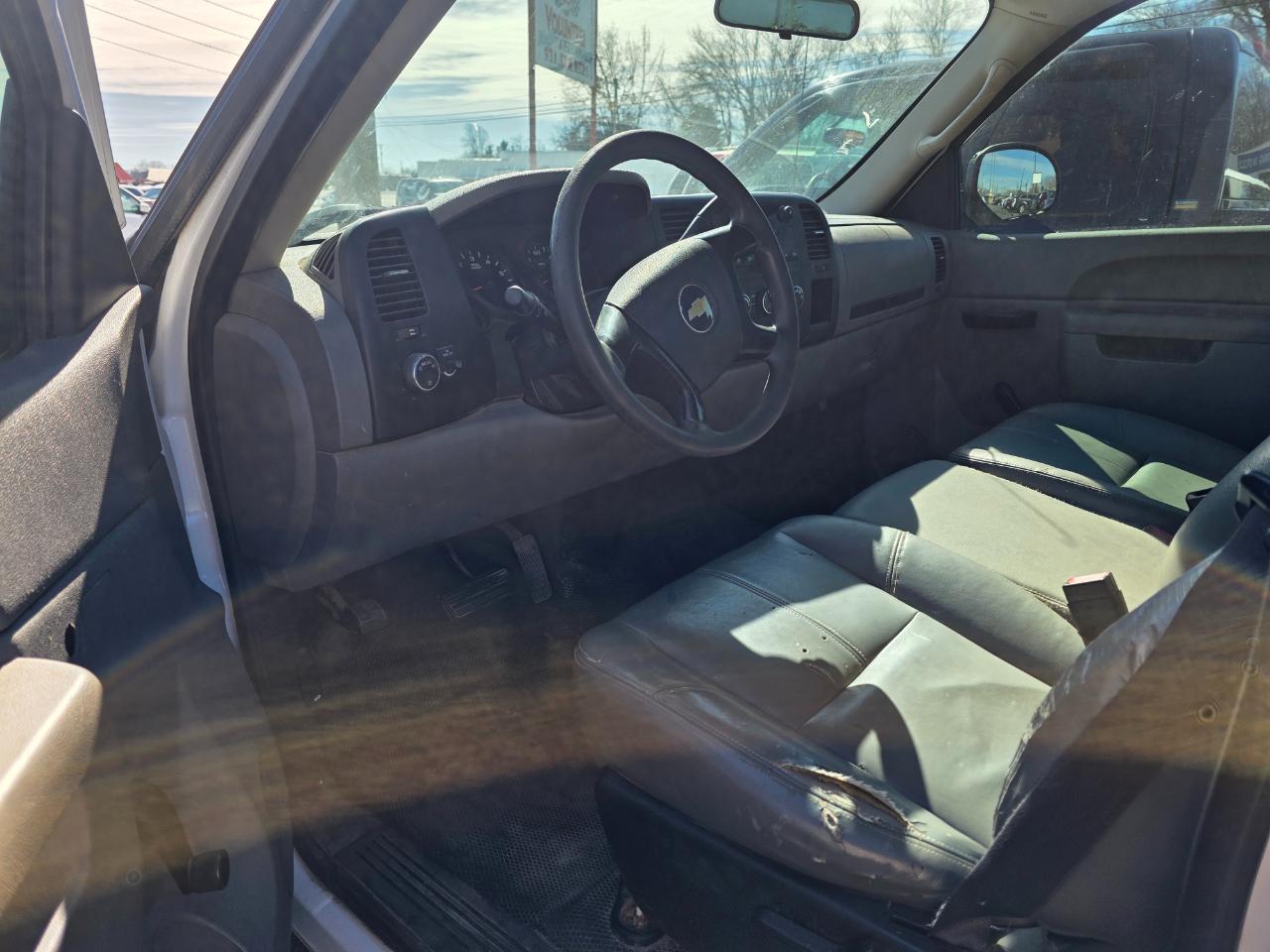 Chevrolet Silverado 1500 2WD Reg Cab 119.0" Work Truck 2011