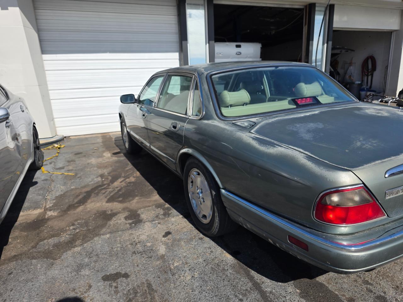 Jaguar XJ 4dr Sdn 1997