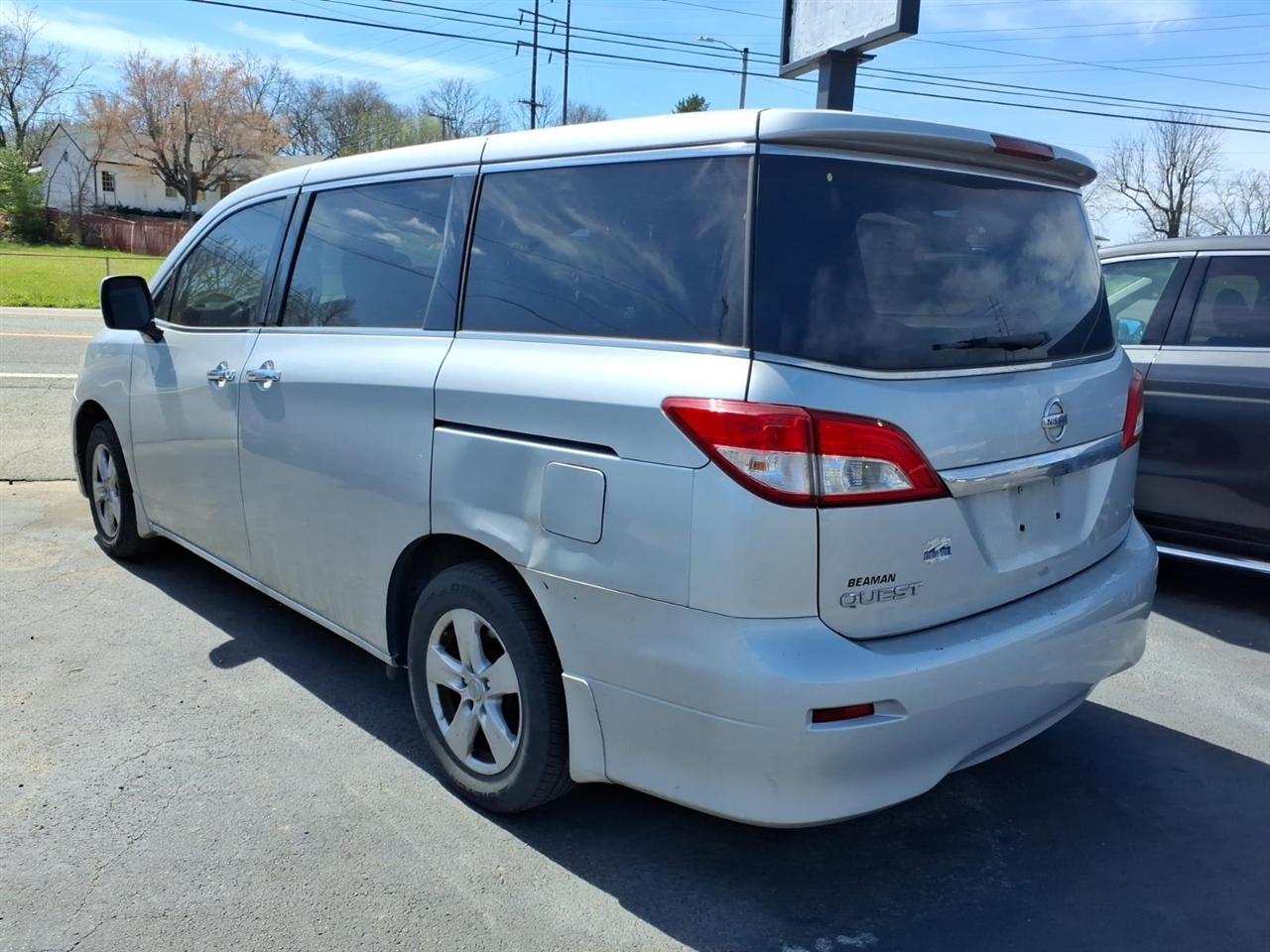Nissan Quest  2015