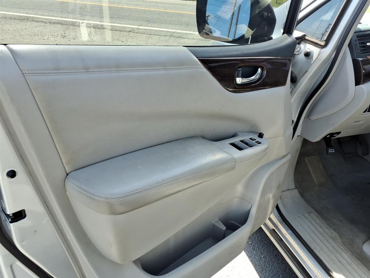 Nissan Quest  2015