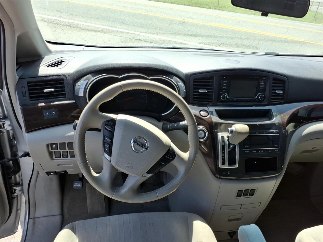 Nissan Quest  2015