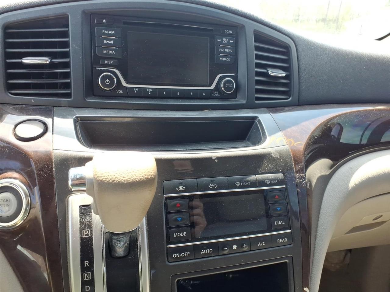 Nissan Quest  2015