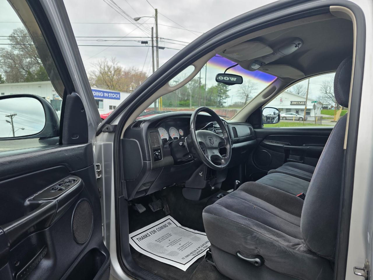 Dodge Ram 1500 2dr Reg Cab 120" WB 4WD 2002