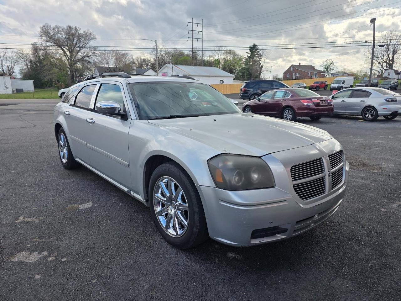 Dodge Magnum 4dr Wgn SE RWD 2005