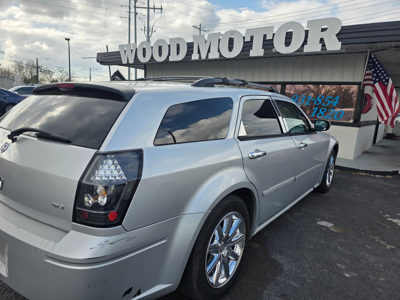 Dodge Magnum 4dr Wgn SE RWD 2005