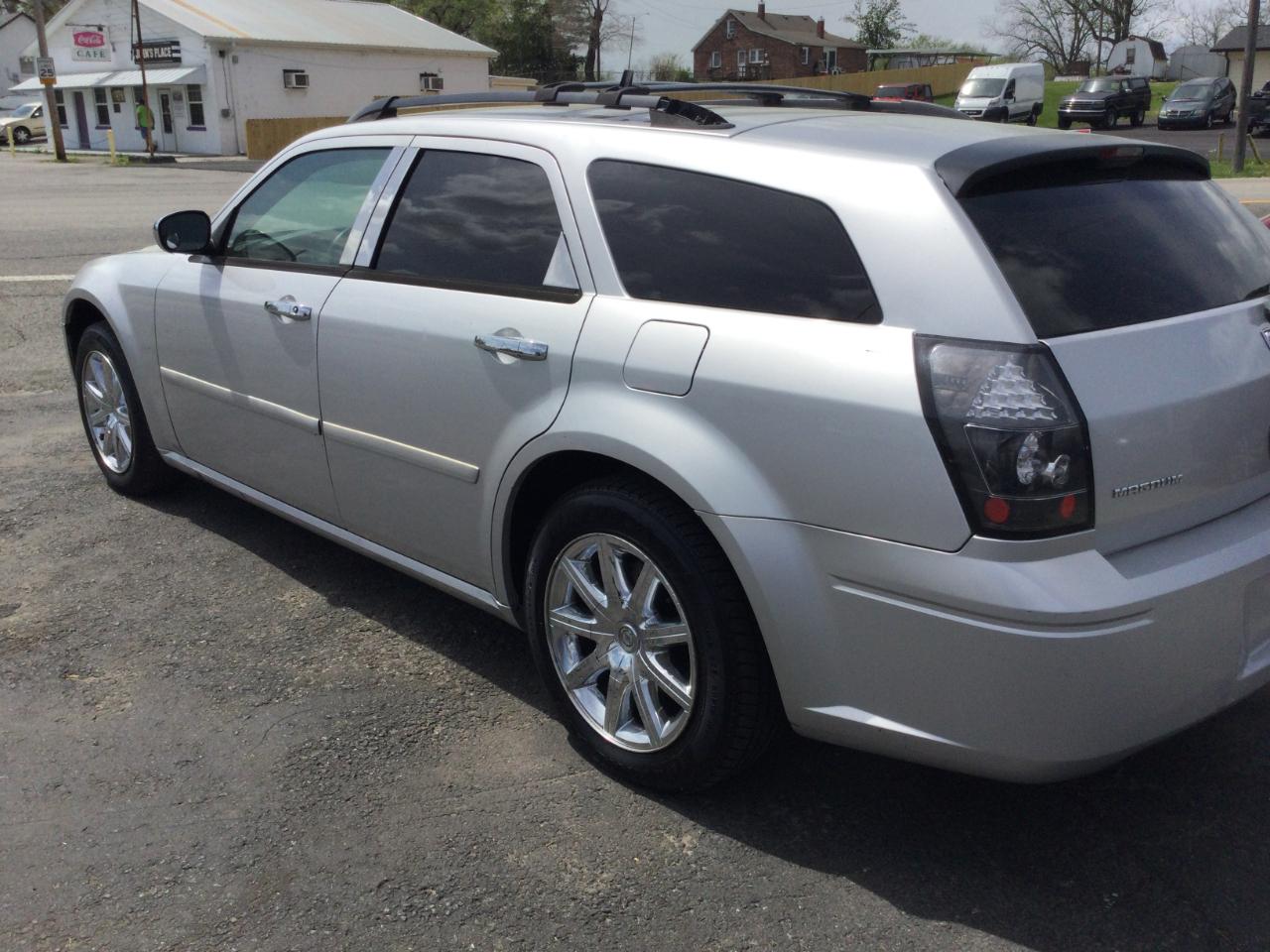 Dodge Magnum  2005