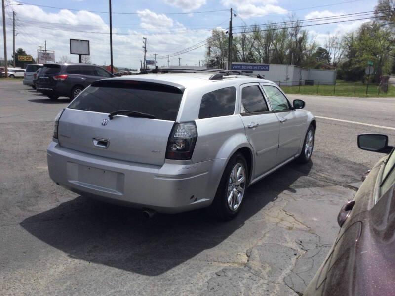 Dodge Magnum  2005