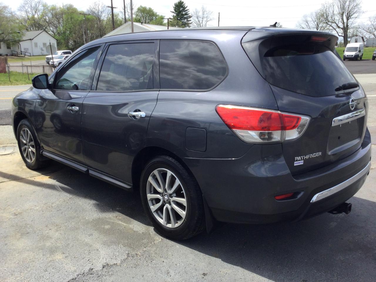 Nissan Pathfinder 2WD 4dr S 2014