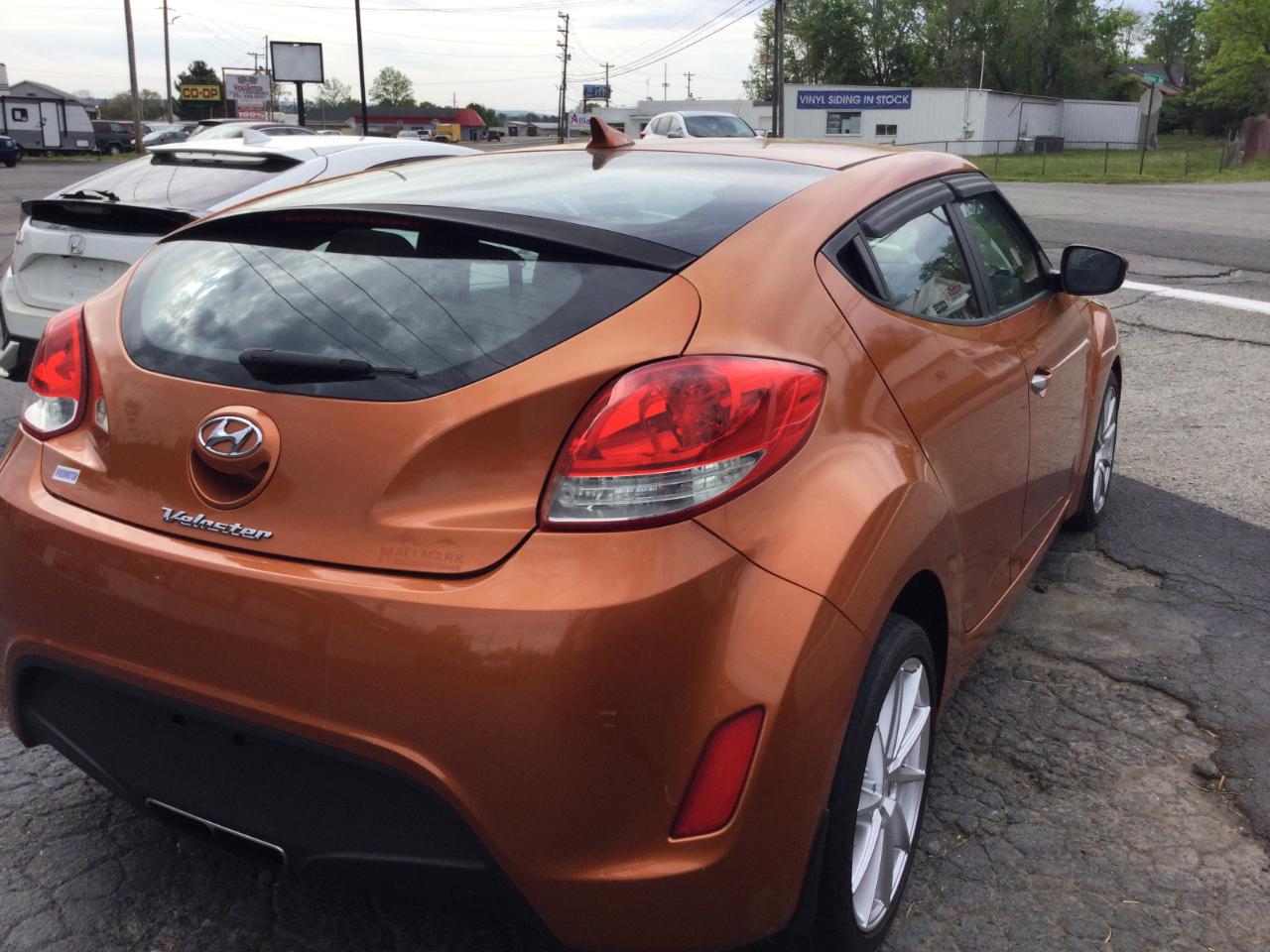 Hyundai Veloster  2013