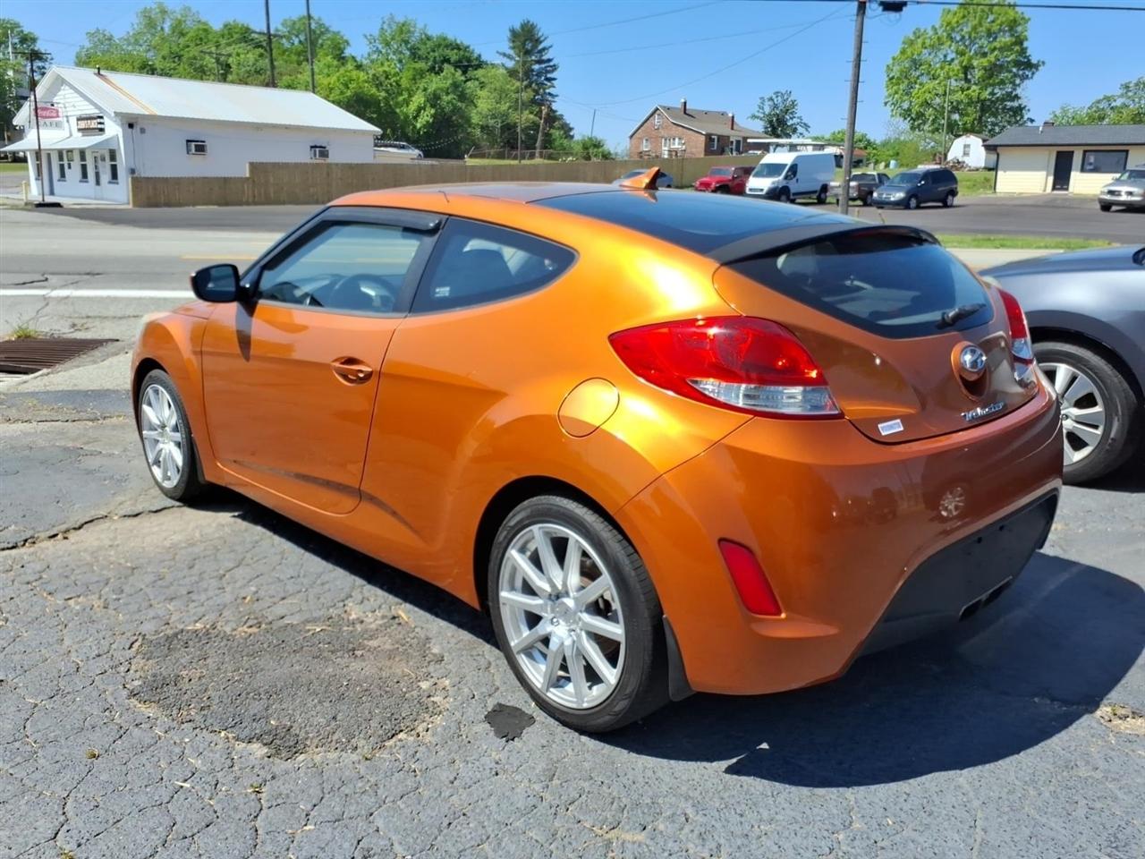 Hyundai Veloster  2013