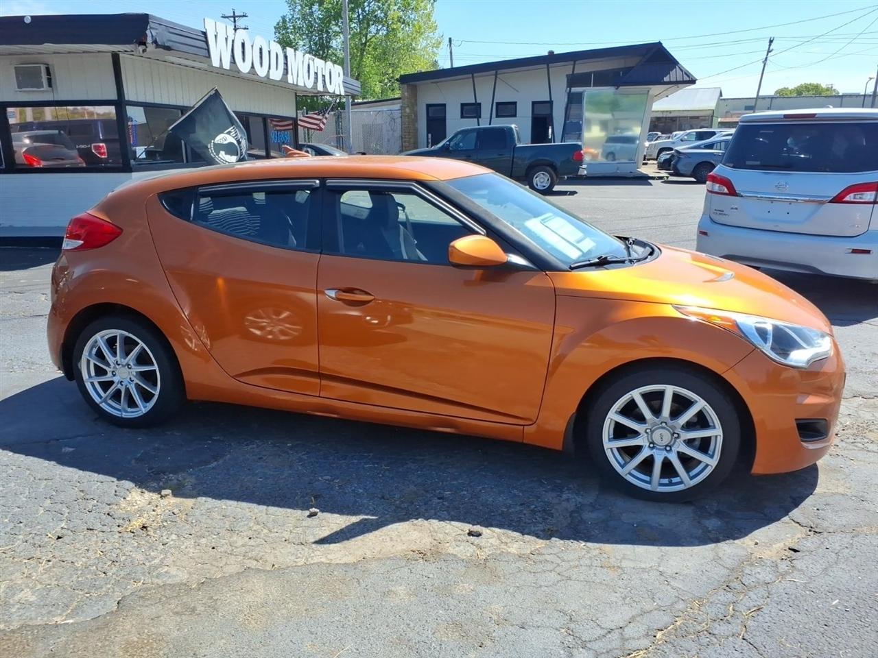Hyundai Veloster  2013