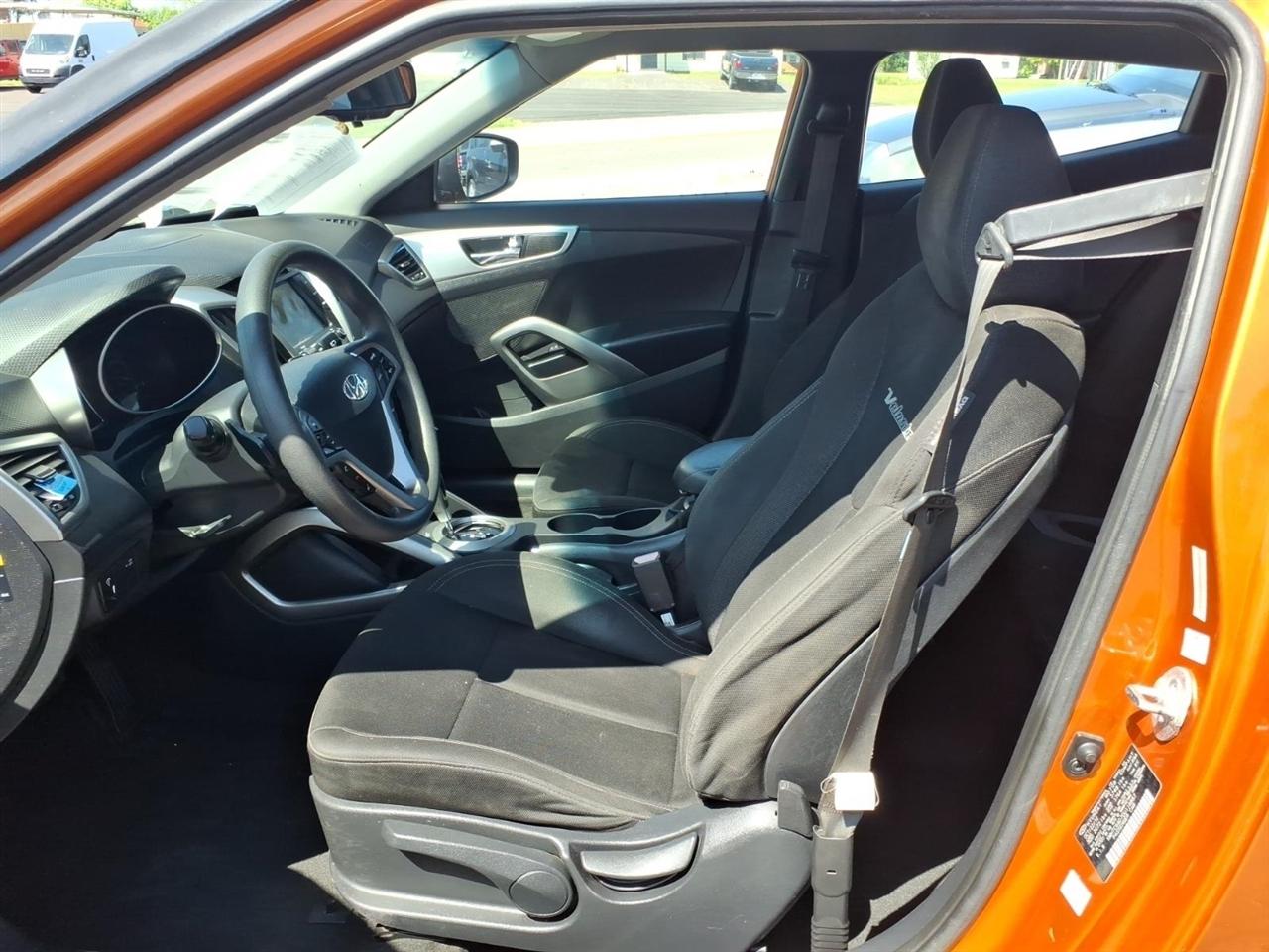 Hyundai Veloster  2013