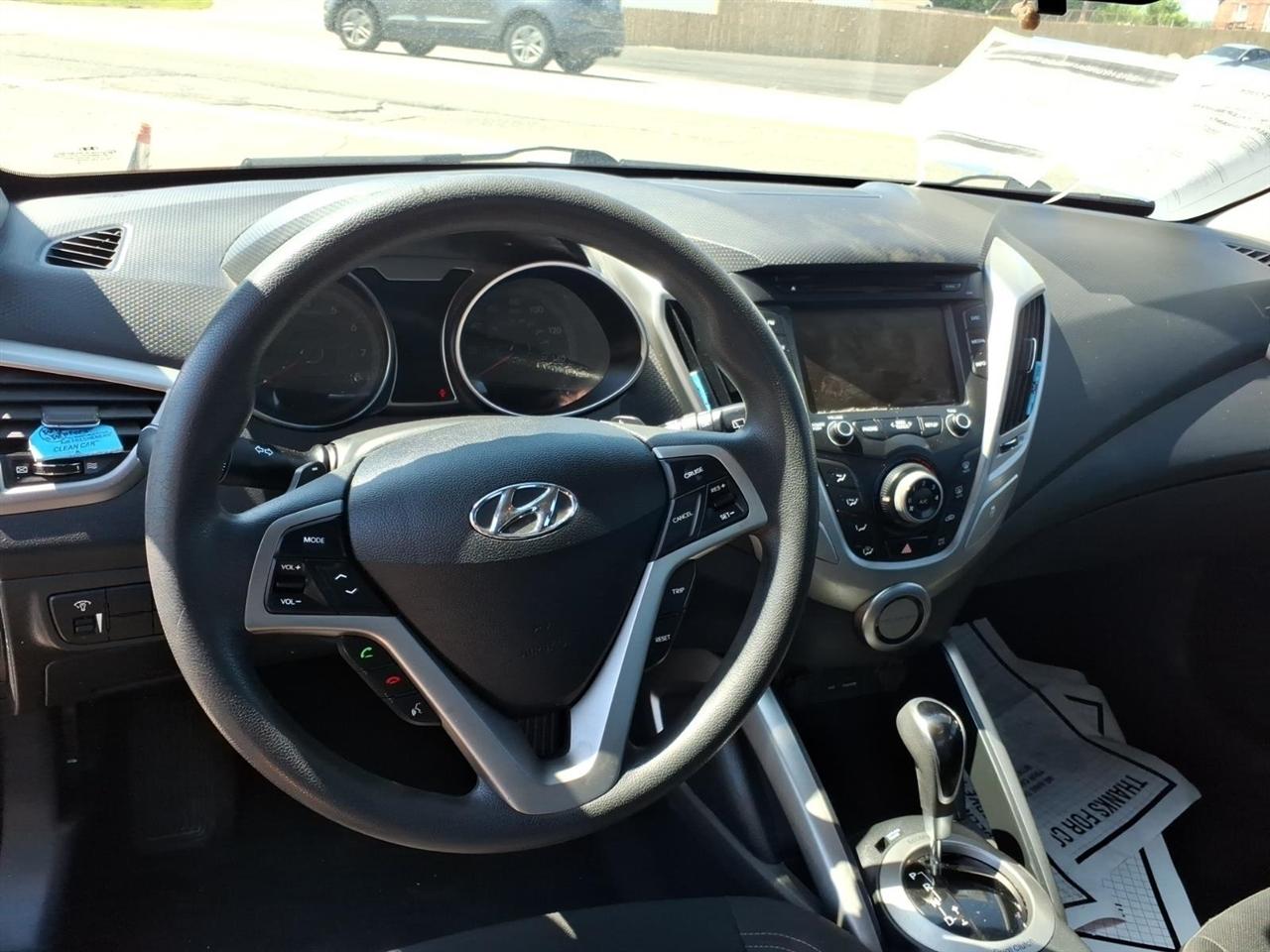 Hyundai Veloster  2013