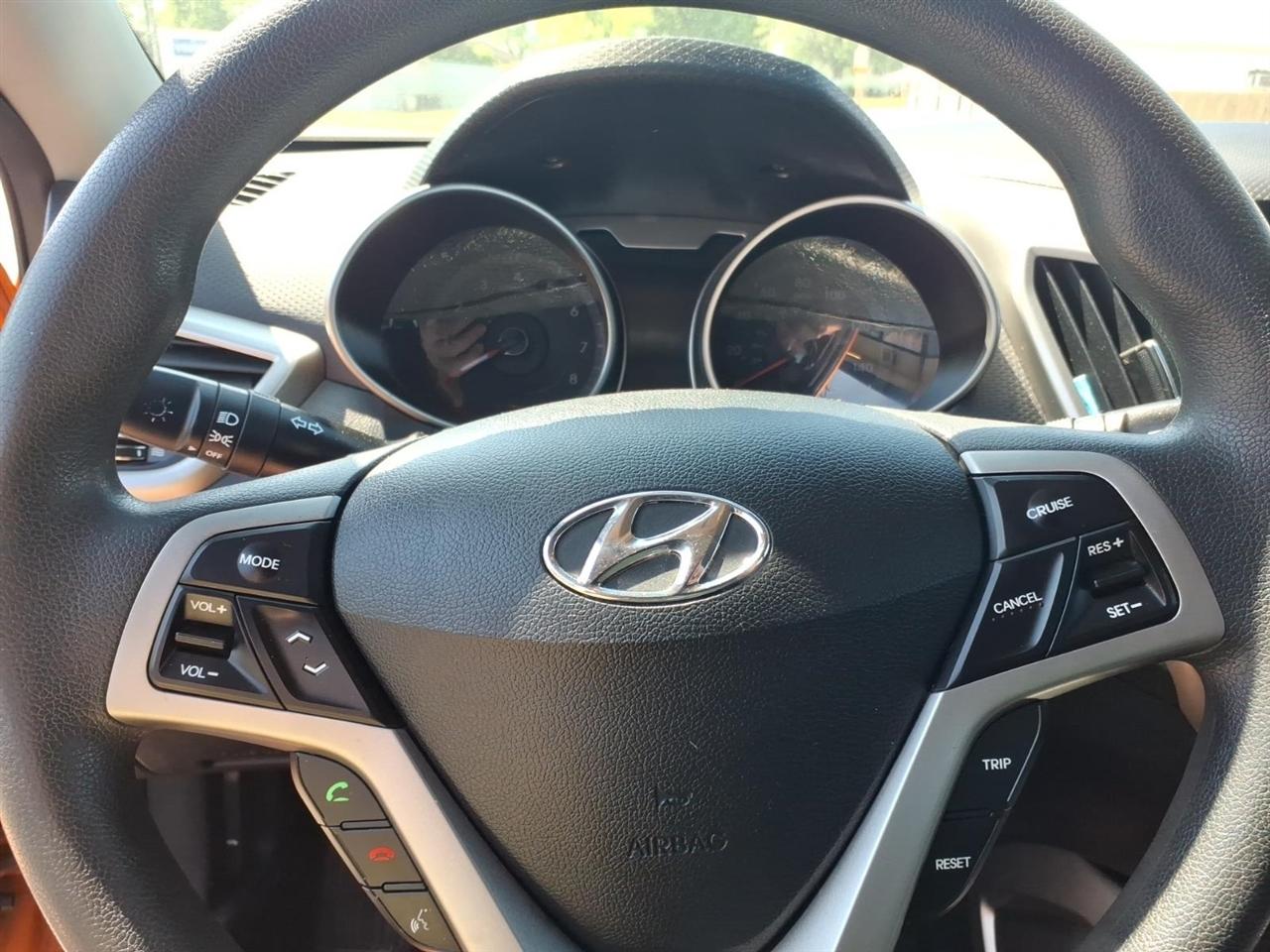 Hyundai Veloster  2013