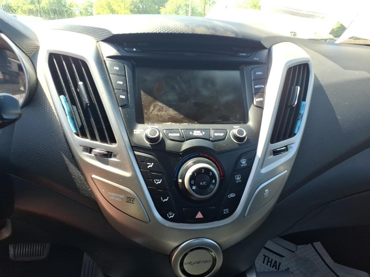 Hyundai Veloster  2013