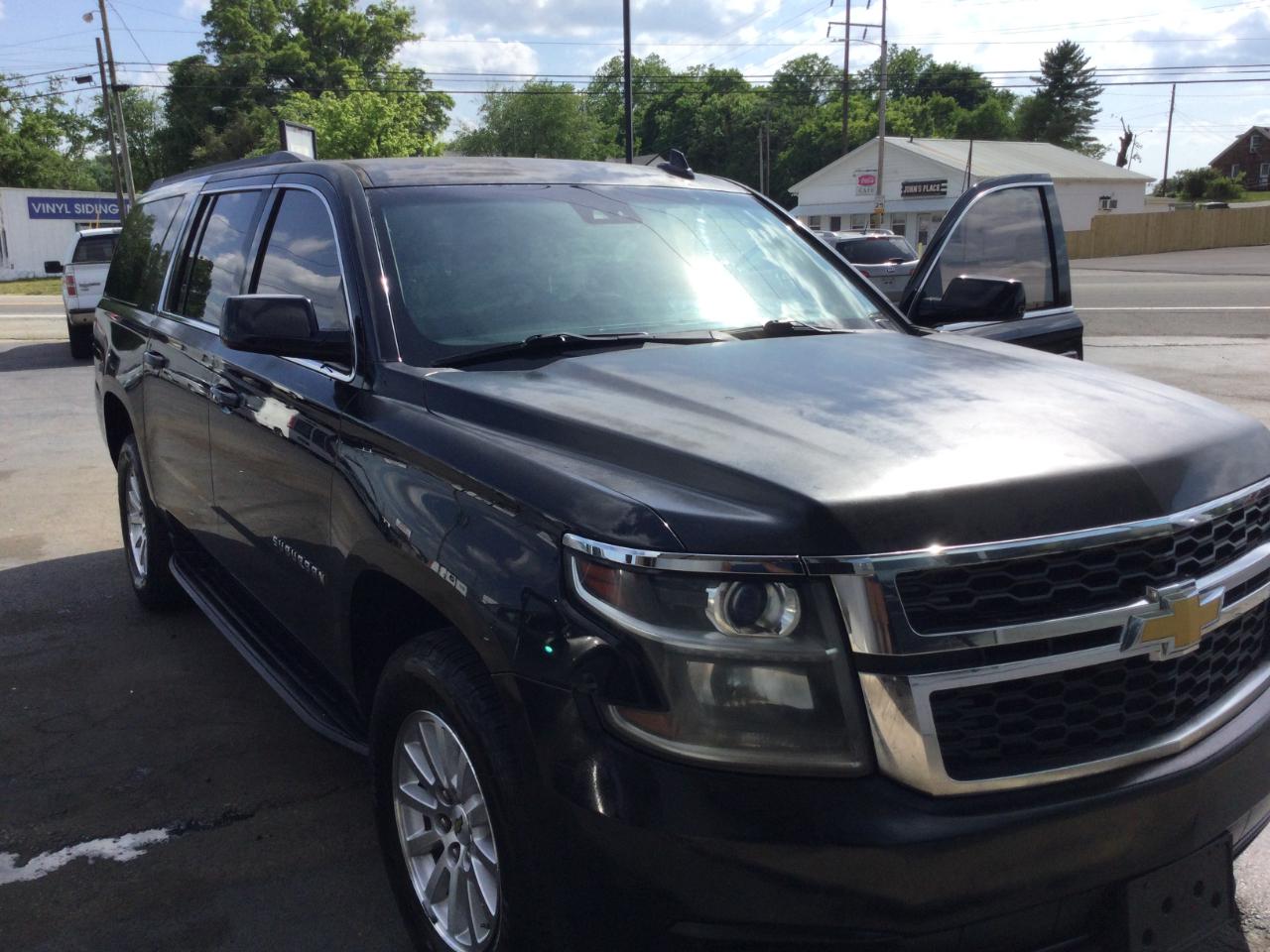 Chevrolet Suburban 2WD 4dr LT 2015