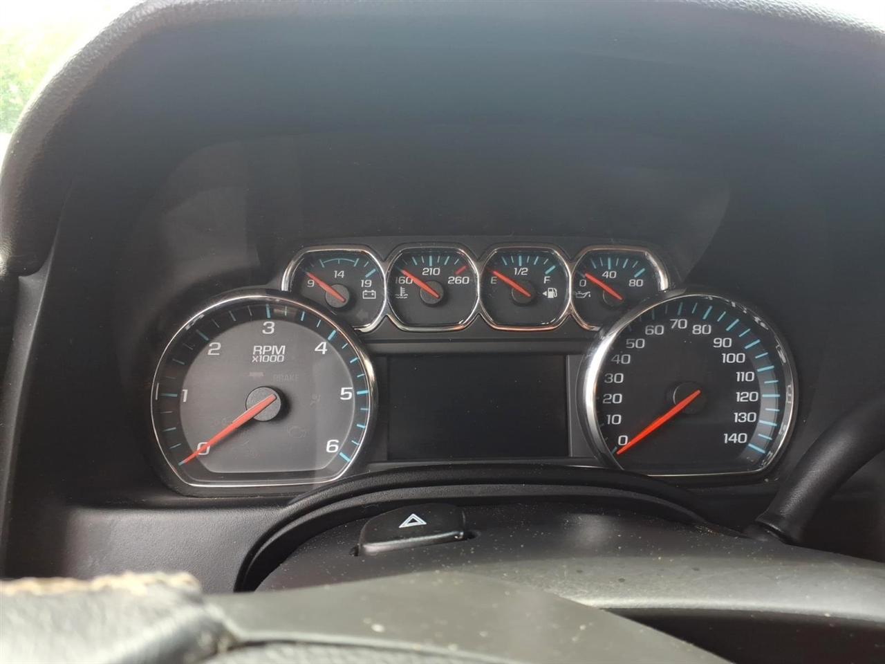 Chevrolet Suburban  2015