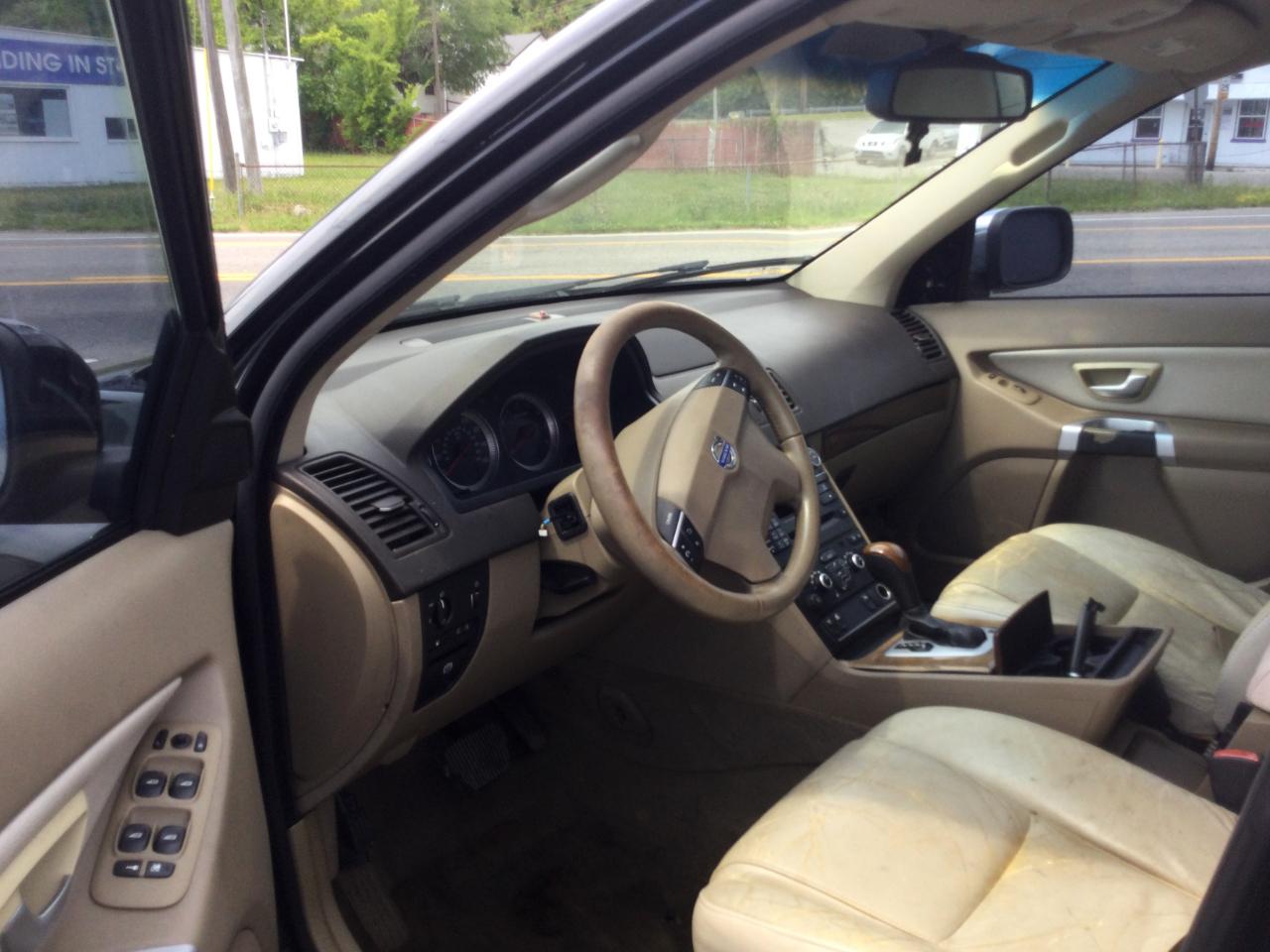 Volvo XC90  2012