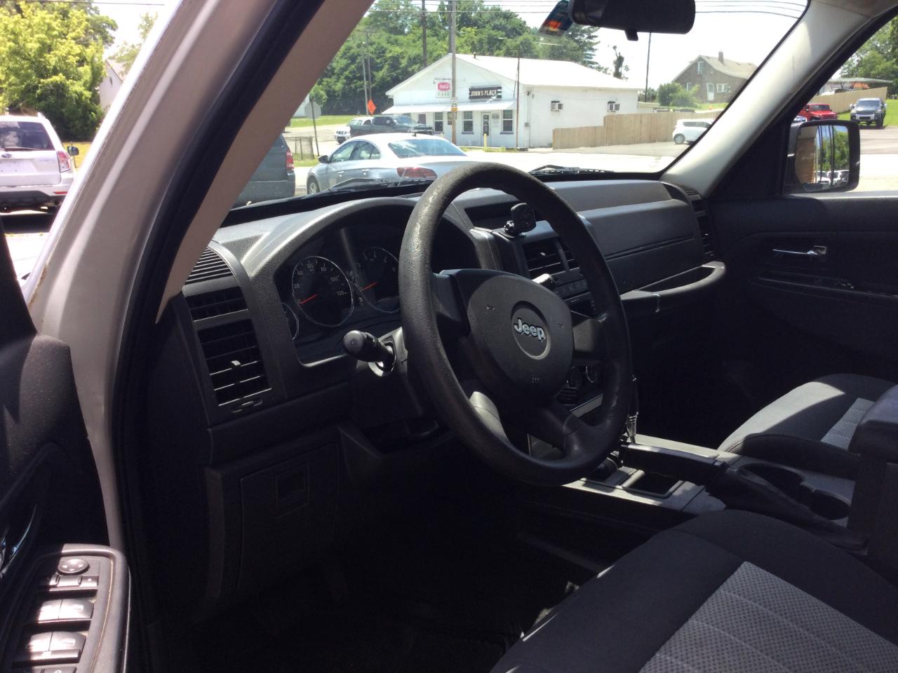 Jeep Liberty 4WD 4dr Sport 2009