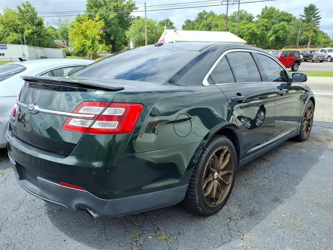 Ford Taurus  2013