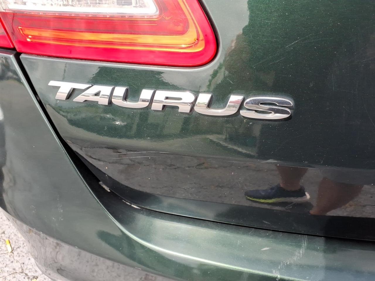 Ford Taurus  2013