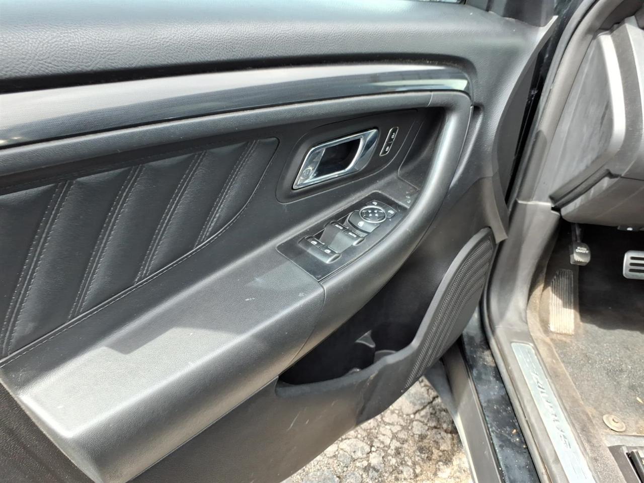 Ford Taurus  2013