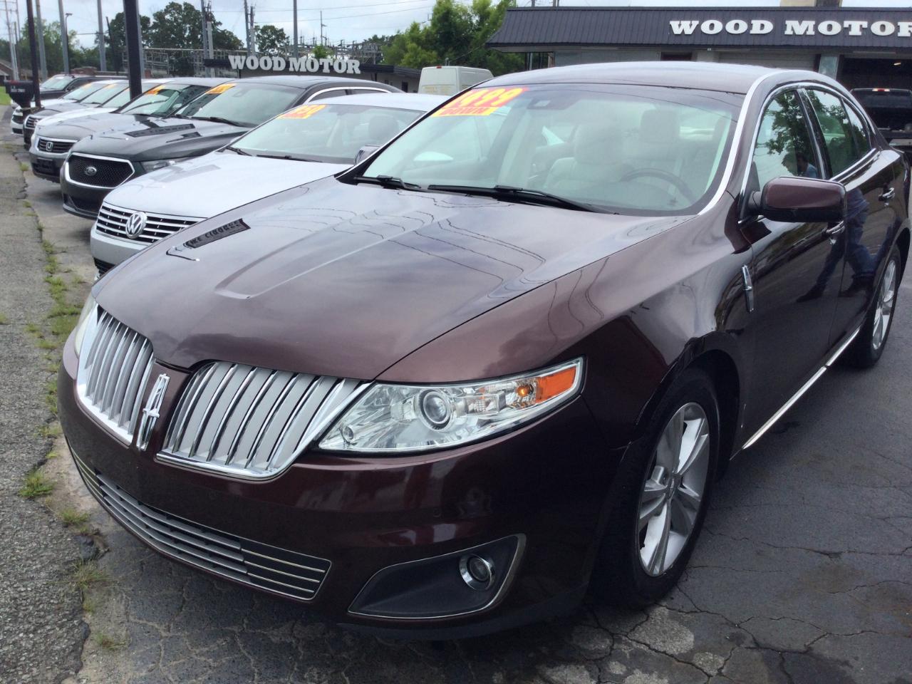 Lincoln MKS 4dr Sdn 3.7L FWD 2010