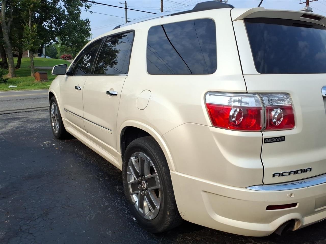 GMC Acadia  2012