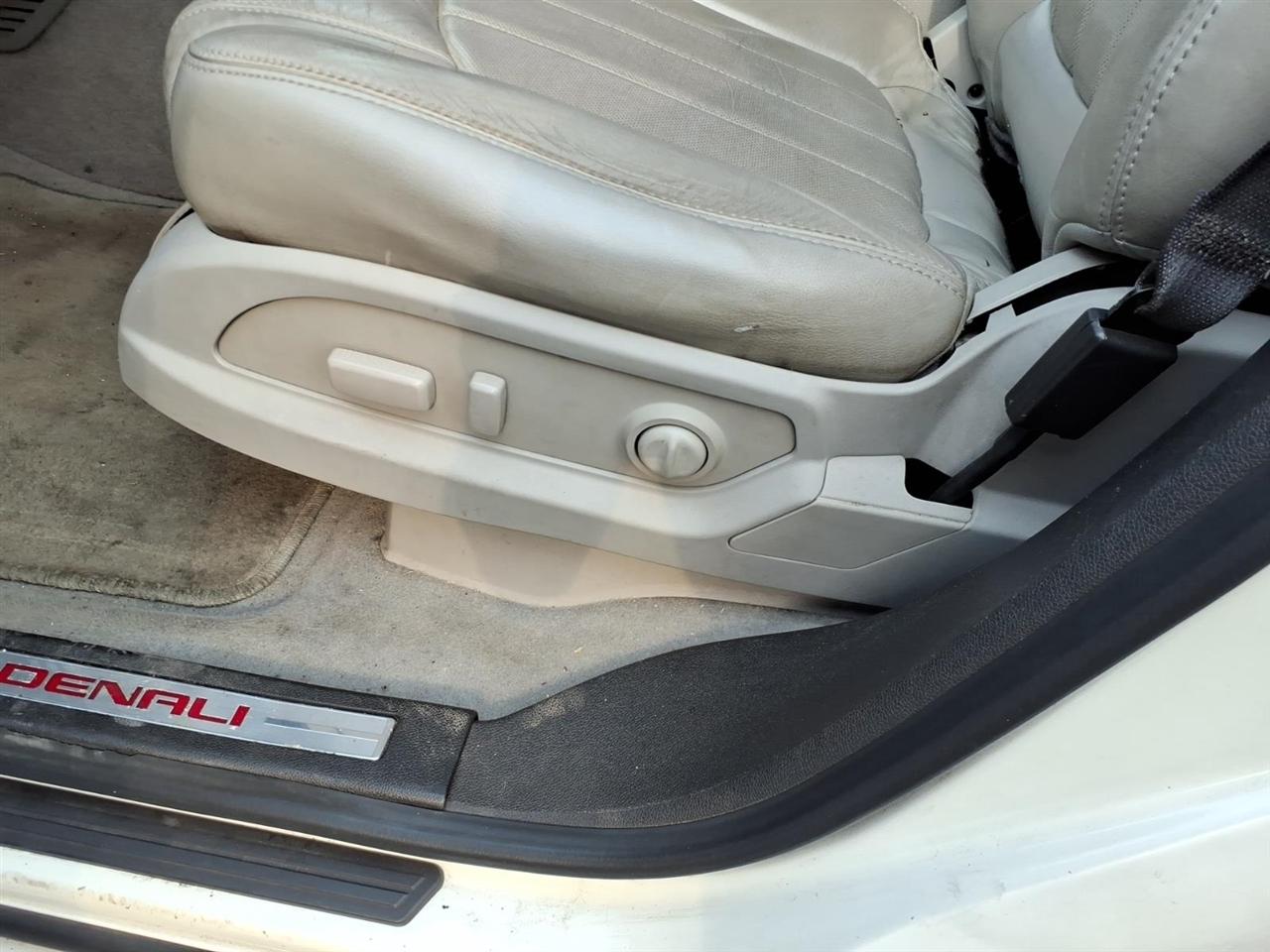 GMC Acadia  2012