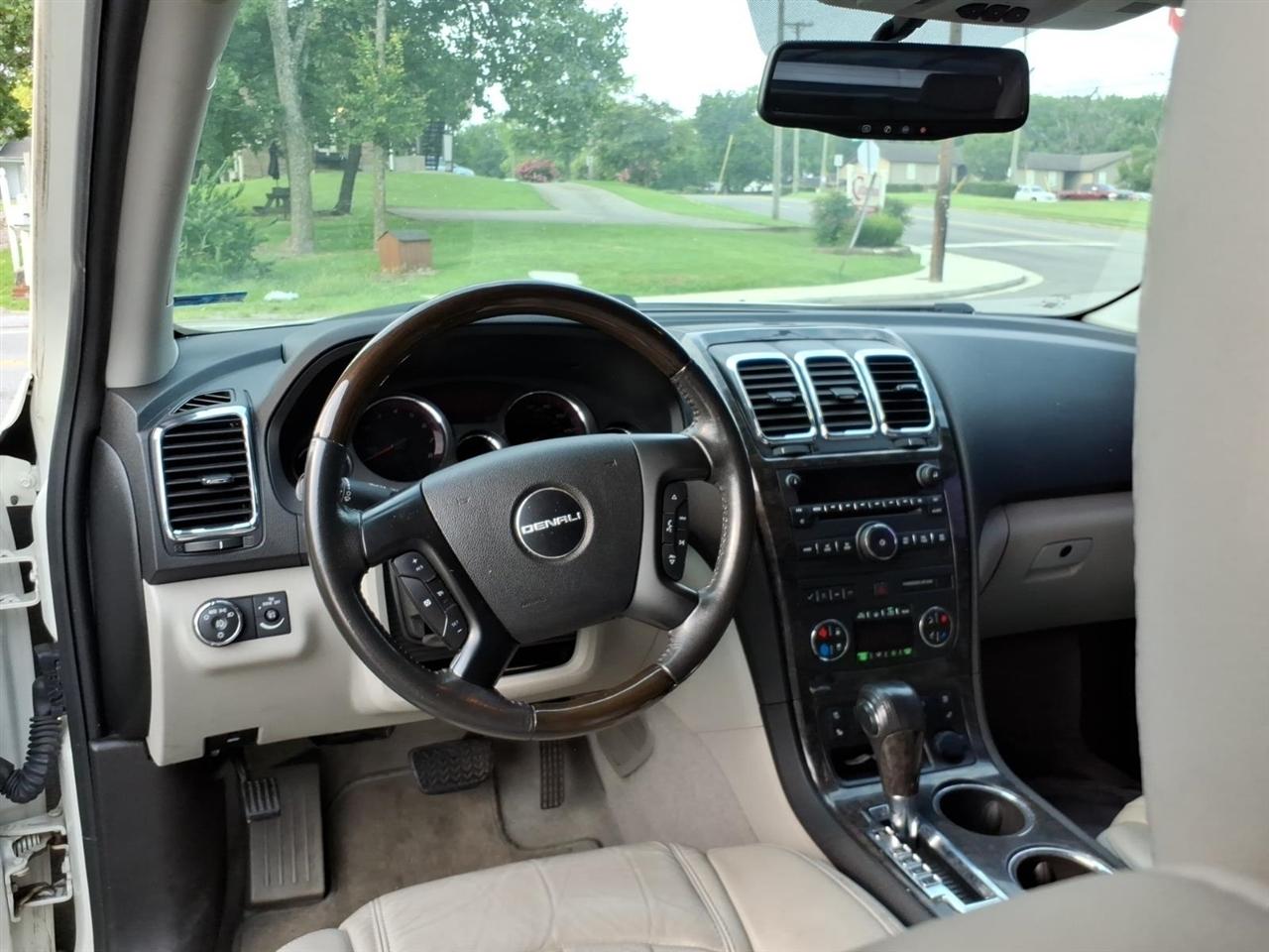 GMC Acadia  2012