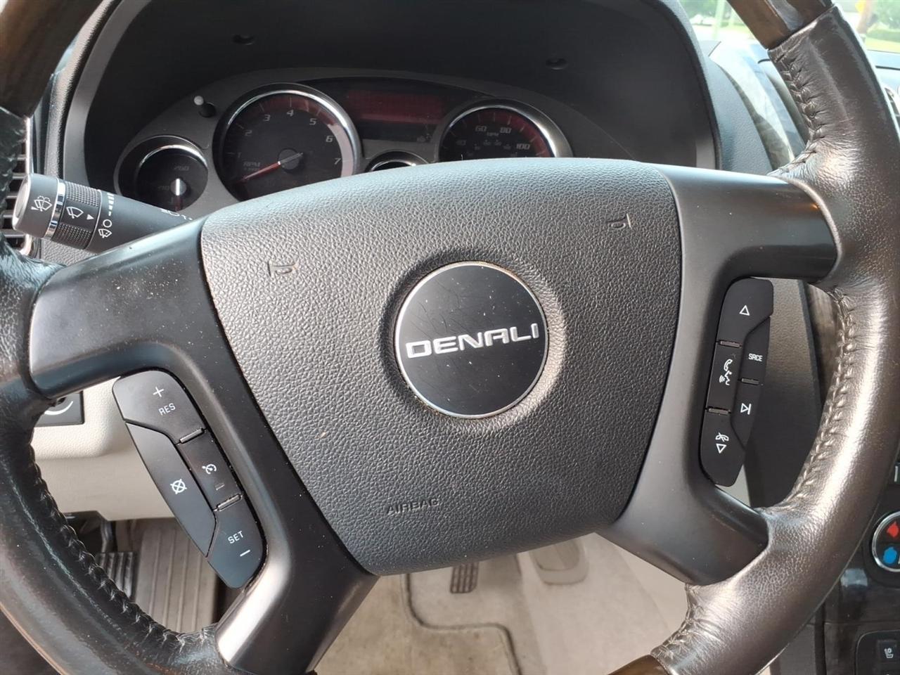 GMC Acadia  2012
