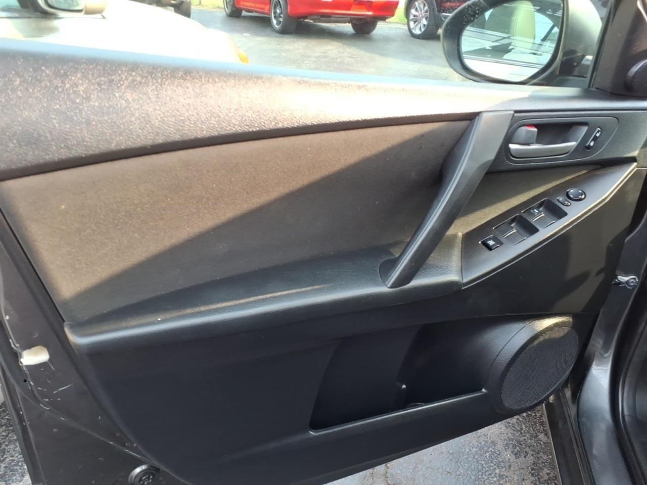 Mazda MAZDA3  2012