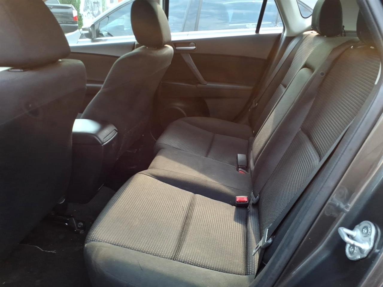 Mazda MAZDA3  2012