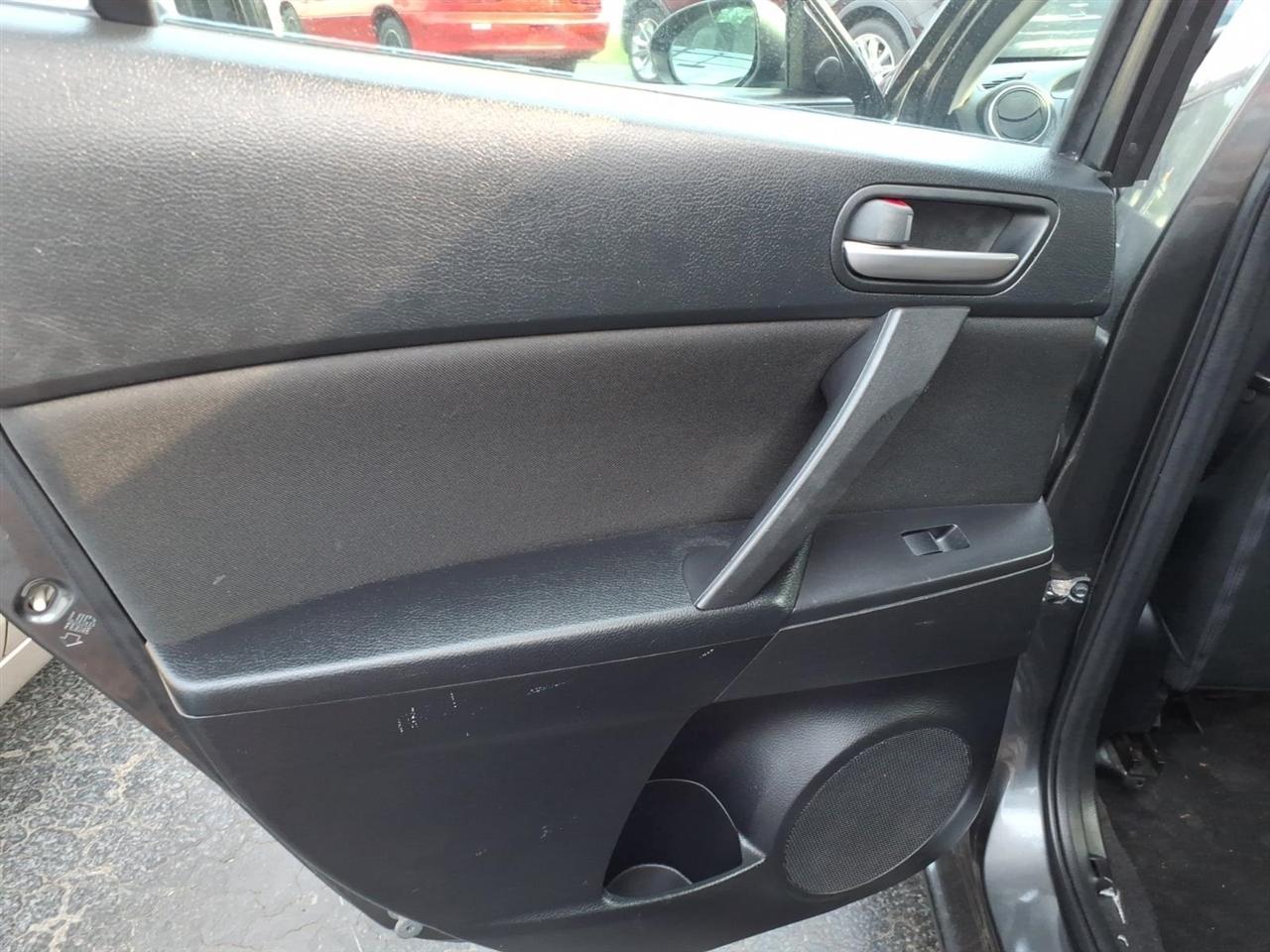Mazda MAZDA3  2012