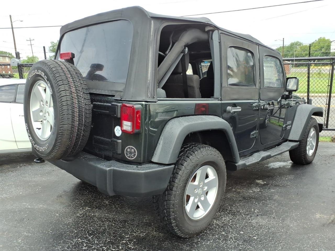 Jeep Wrangler Unlimited  2011