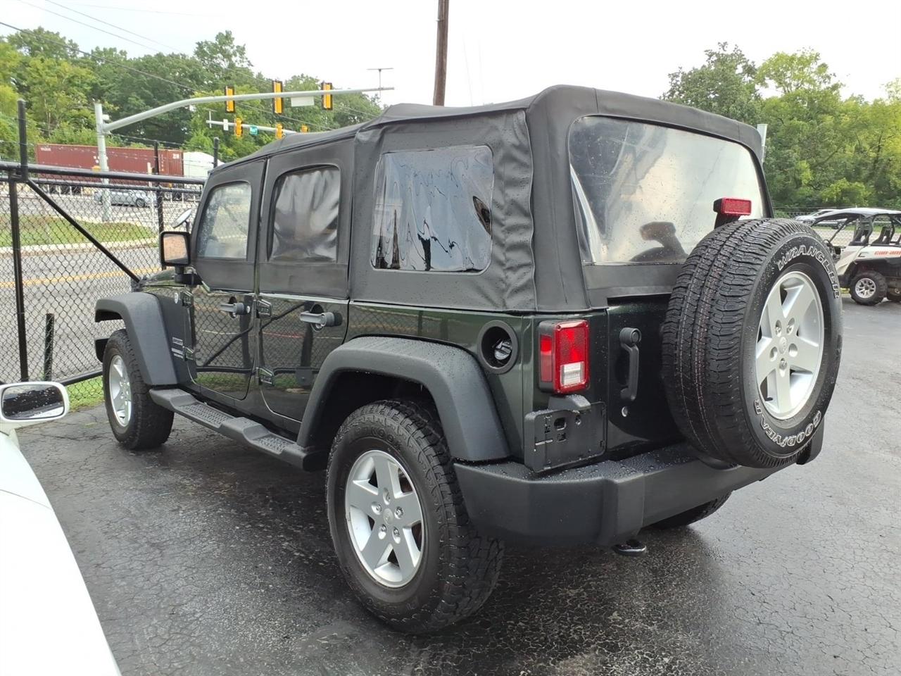 Jeep Wrangler Unlimited  2011