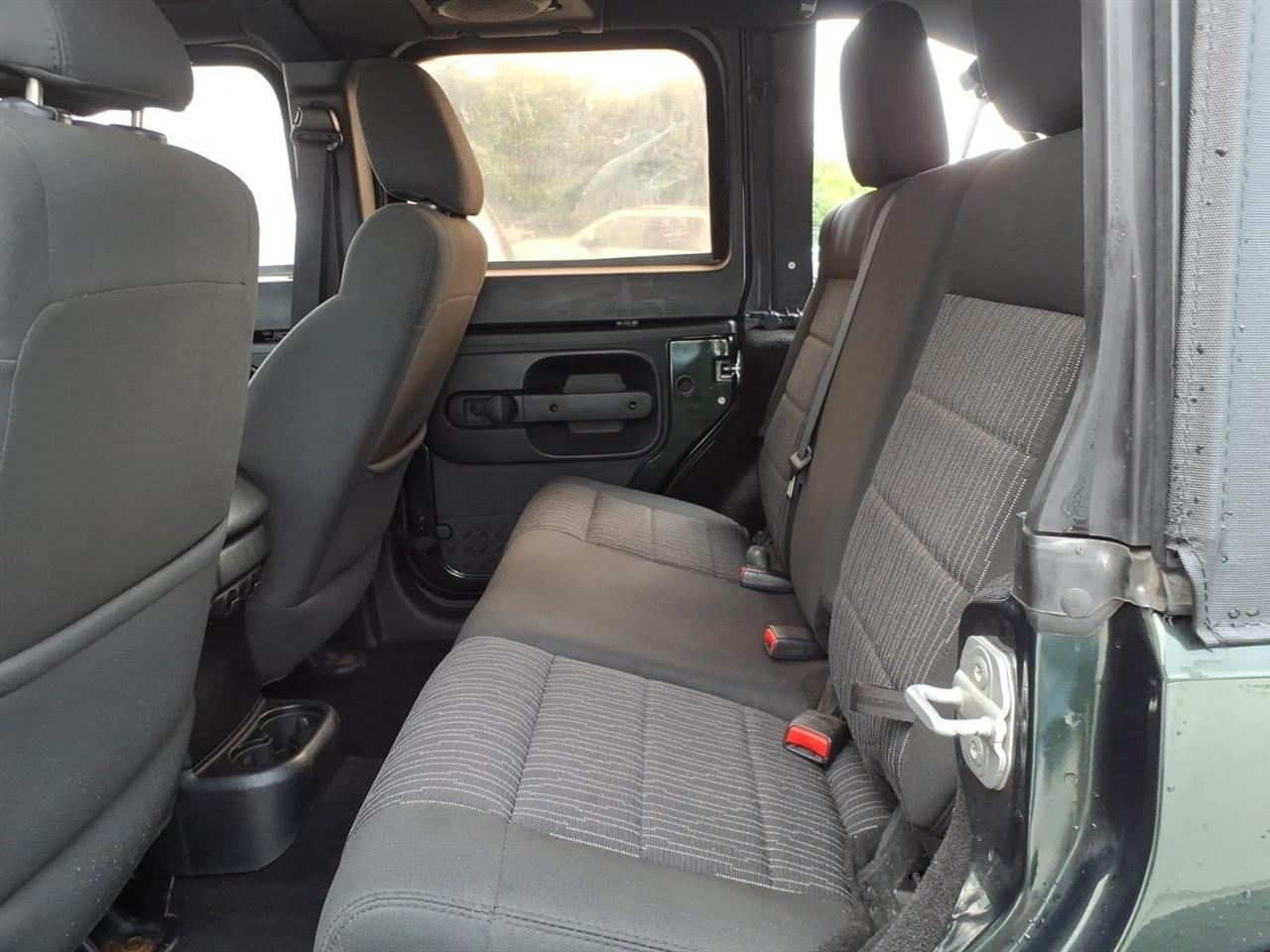Jeep Wrangler Unlimited  2011