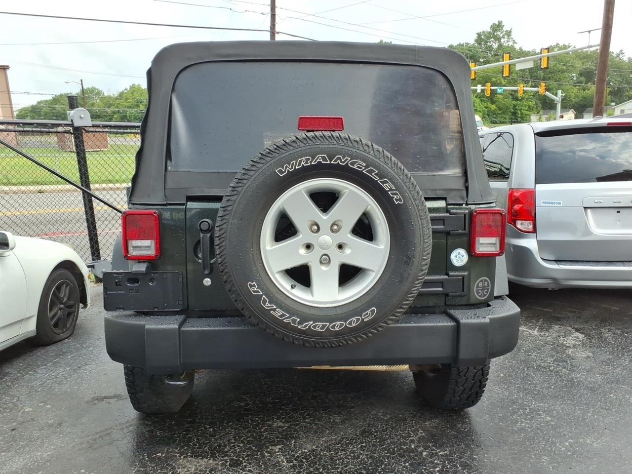 Jeep Wrangler Unlimited  2011