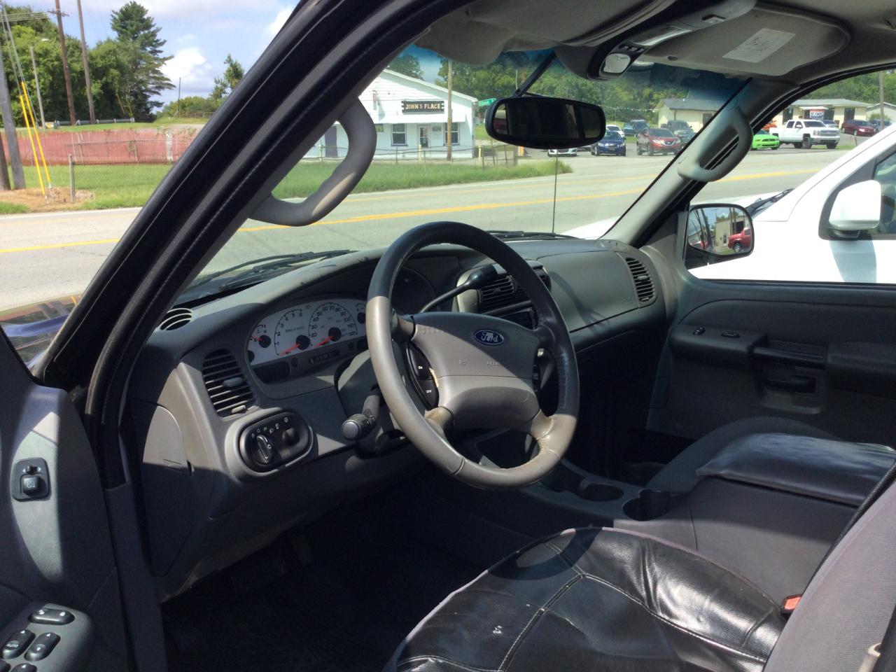 Ford Explorer Sport Trac  2005