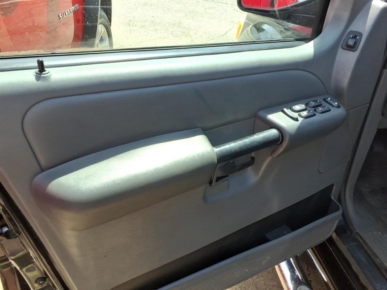 Ford Explorer Sport Trac  2005